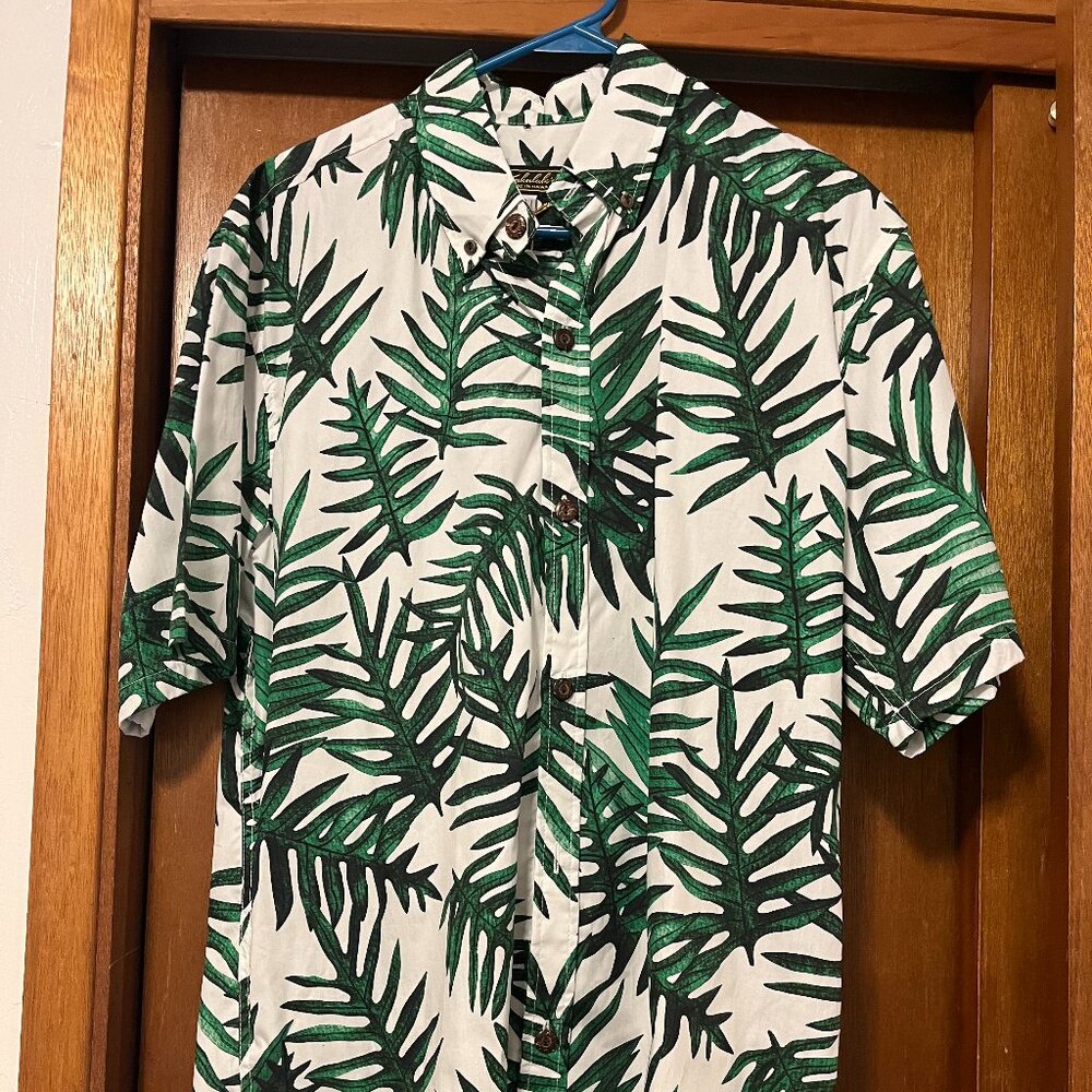 Kahulaleʻa Menʻs Aloha Shirt White Green Lauae